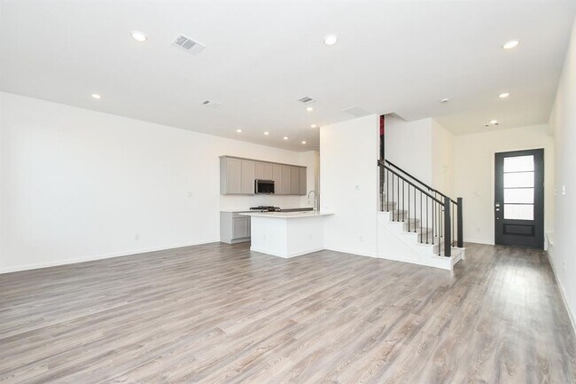 Building Photo - 5459 Holly Hvn Ct