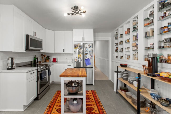 Building Photo - 32A Landers St