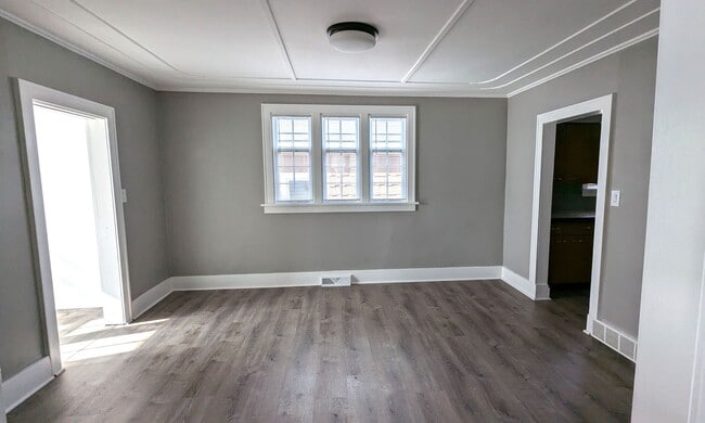 Building Photo - 1125 Pennoyer Ave