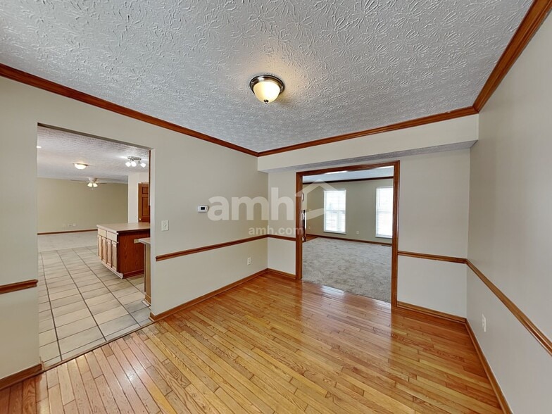 Building Photo - 375 Highbanks Valley Dr