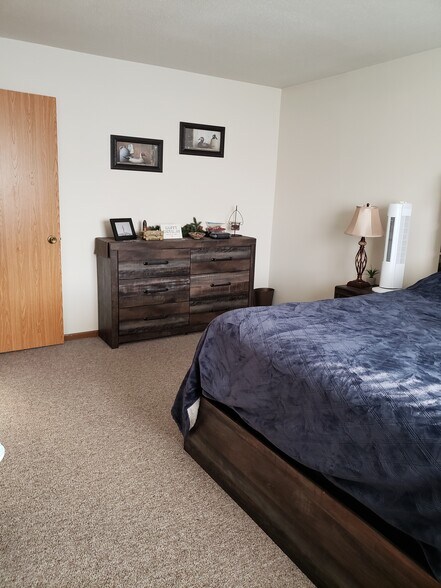 master bedroom - 108 Heather Ln