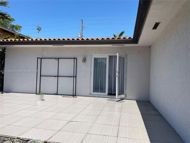 Building Photo - 4021 Red Rd