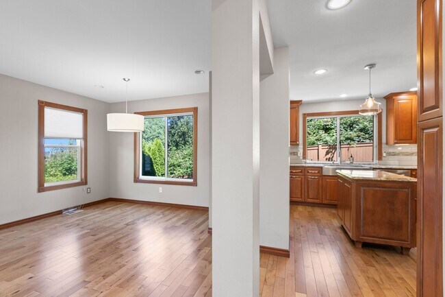 Building Photo - 3Bd/3Ba Seattle House