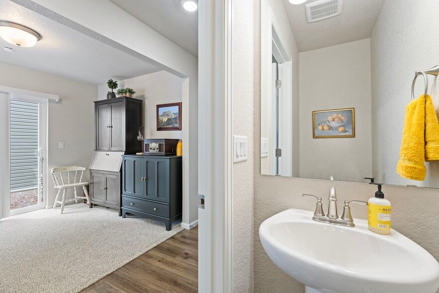 Building Photo - 9440 Oro City Loop