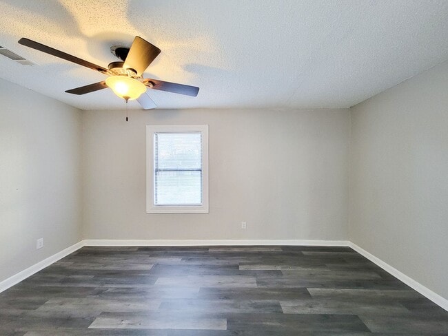 Building Photo - REMODELED 2 BEDROOM LEASE HOME IN LA MARQUE, TEXAS