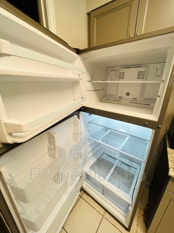 Building Photo - 6319 Waddesdon Wood