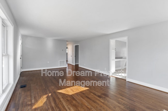 Building Photo - 354 Berry St