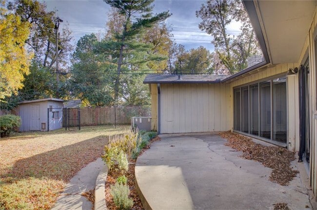 Building Photo - Beautiful Ranch-Style Rental in Marion Gardens!
