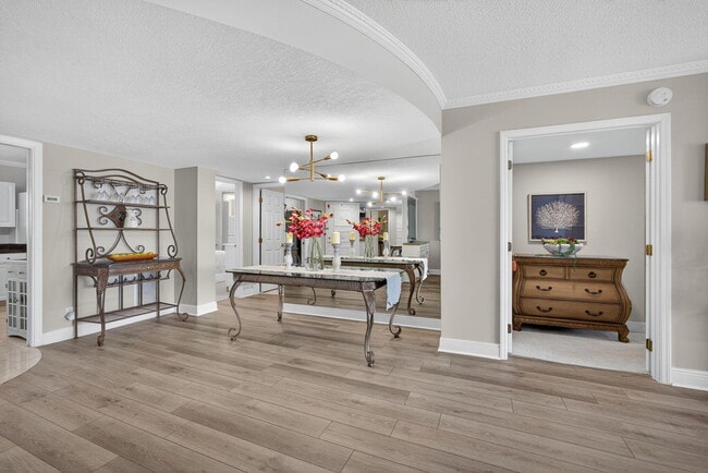 Building Photo - 801 Lake Shore Dr