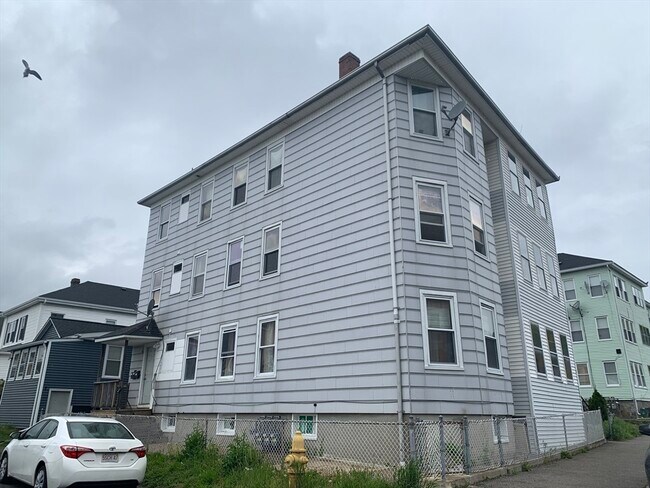 Building Photo - 27 Granby Rd