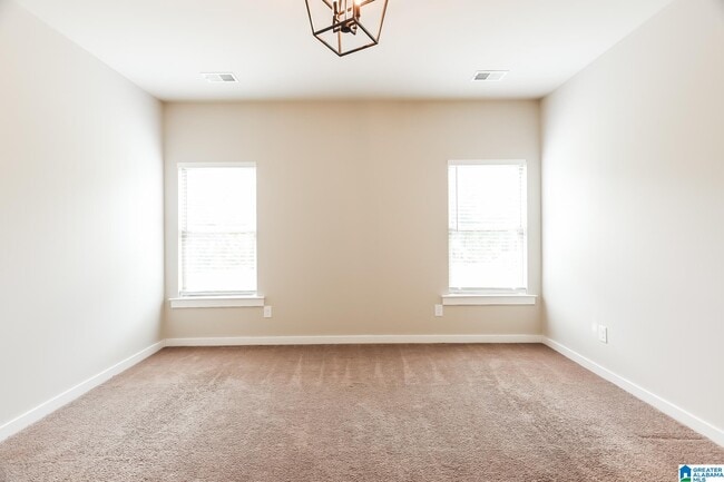Building Photo - 135 Wolf Ln