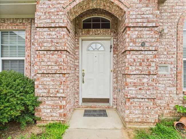 Building Photo - 3203 Von Trapp Ln