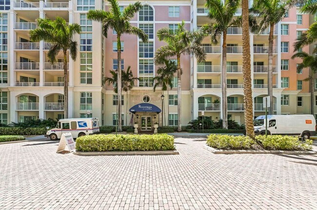 Building Photo - 804 E Windward Way