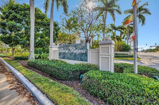 Building Photo - 22 Royal Palm Way