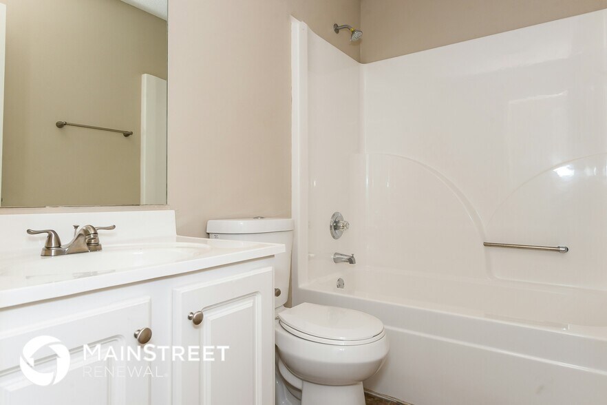 Building Photo - 473 Hillandale Park Dr