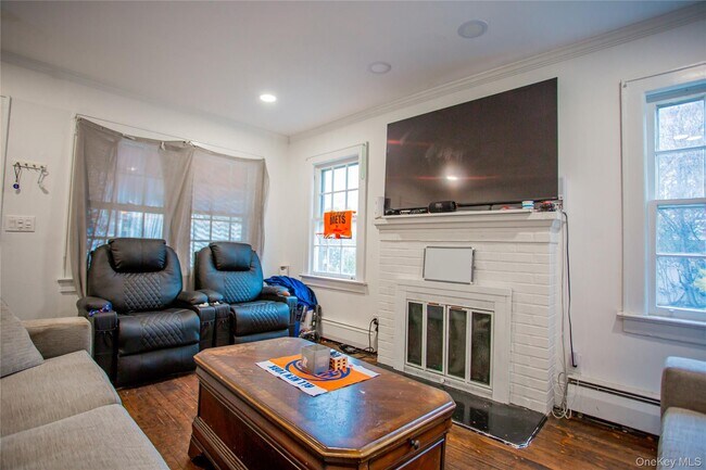 Building Photo - 76 Clayton Ave