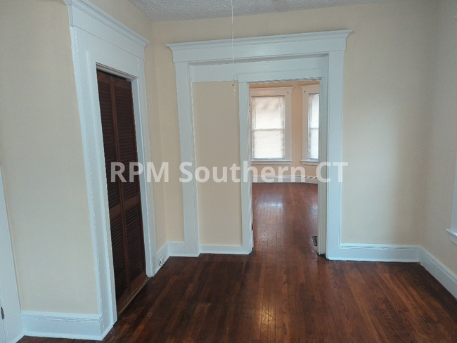 Building Photo - Newly Updated 1-Bedroom Apartment – Freshl...