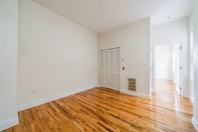 Building Photo - 144 Virginia Ave