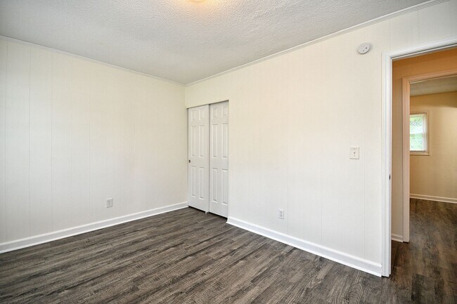 Building Photo - New Lower Price! Remodeled 3 bed / 1.5 bath home near downtown Spartanburg