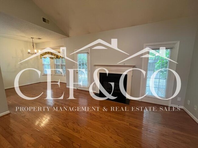 Building Photo - Spacious 3-Bedroom, 2-Bathroom Home in Roc...