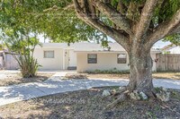 Building Photo - 441 Dionne Dr