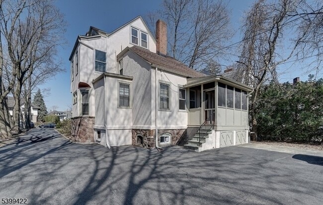 Building Photo - 318 Claremont Ave