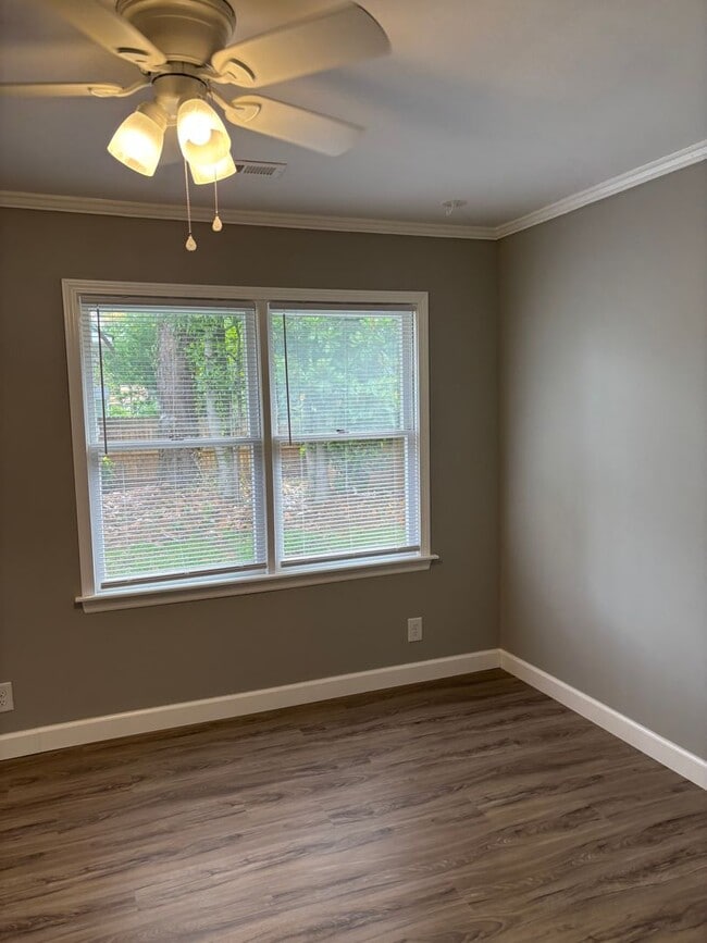 Building Photo - Cozy 2 Bedroom and 2 Baths