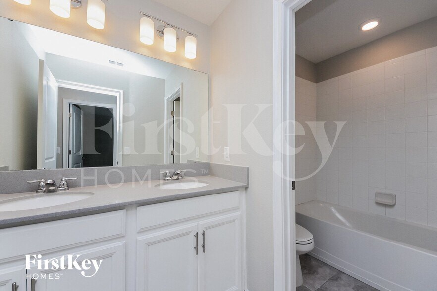 Building Photo - 11073 Folklore St