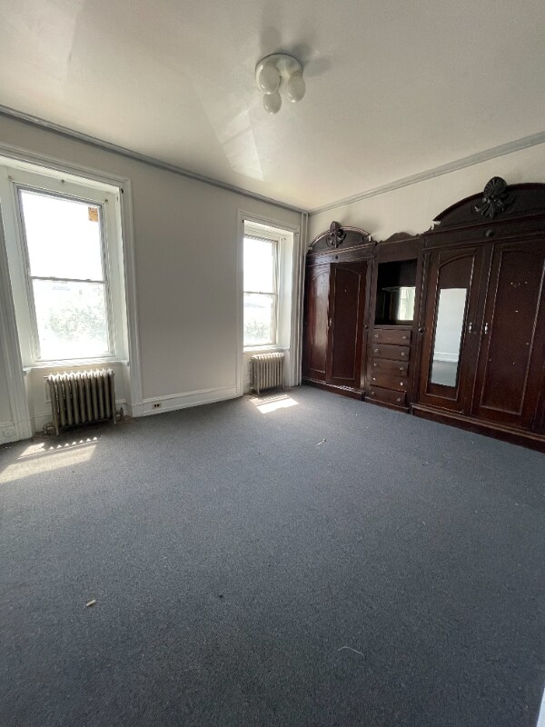 Building Photo - 208 S 41st St