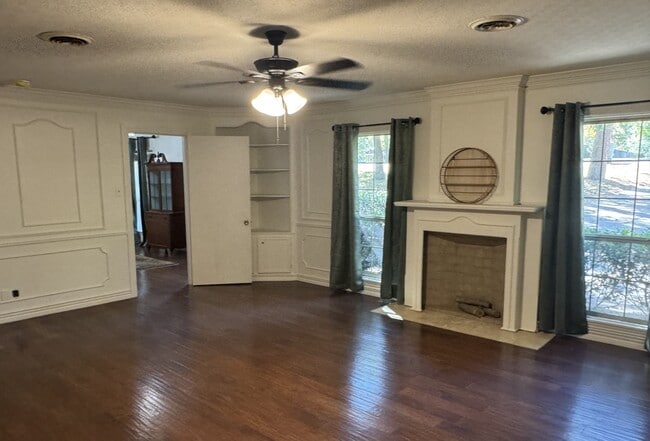 Building Photo - 2962 Mockingbird Ln