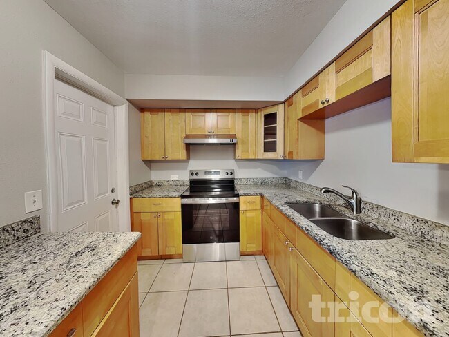 Building Photo - 1430 Thames Ln