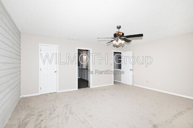 Building Photo - 9224 Oak Knoll Ln