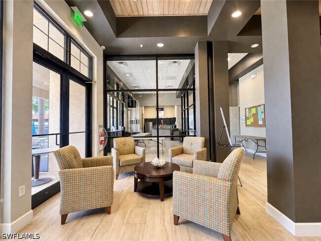 Building Photo - 1367 Artesia Dr E