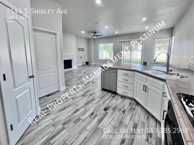 Building Photo - 2143 S Shirley Ave