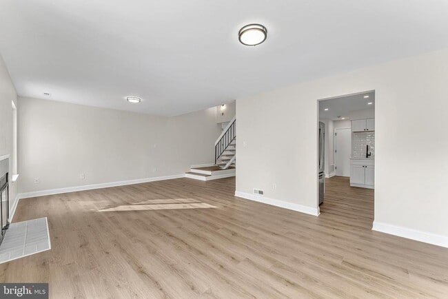 Building Photo - 1228 Chanticleer