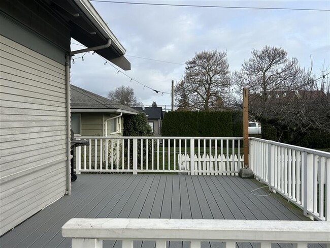 Building Photo - 4 Bedroom, 2 Bathroom House in Lynden with Fenced Yard