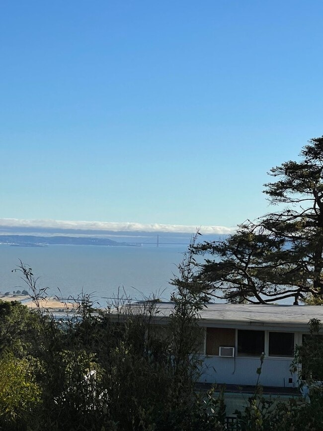 Building Photo - 8311 Buckingham Dr