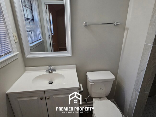 Building Photo - Newly Renovated 3BR Memphis Home w/ Vaulted Ceilings, Brick Fireplace & Covered Patio