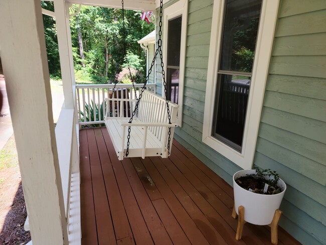 Building Photo - 5564 Dorsett Shoals Rd