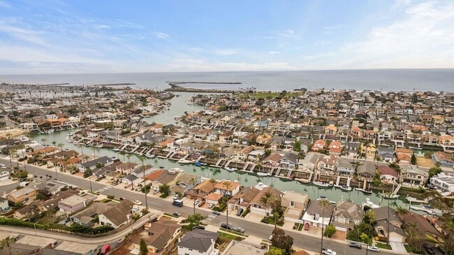 Building Photo - 2957 Seaview Ave