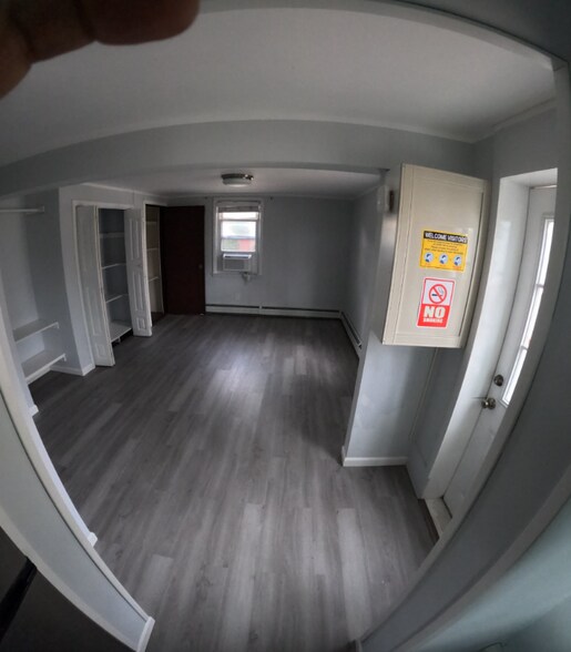 Building Photo - 729 Sharon Ave