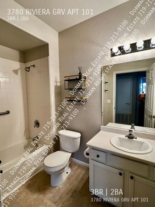 Building Photo - 3780 Riviera Grove