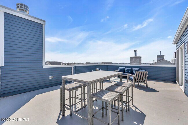 Building Photo - 141 Vanard Dr