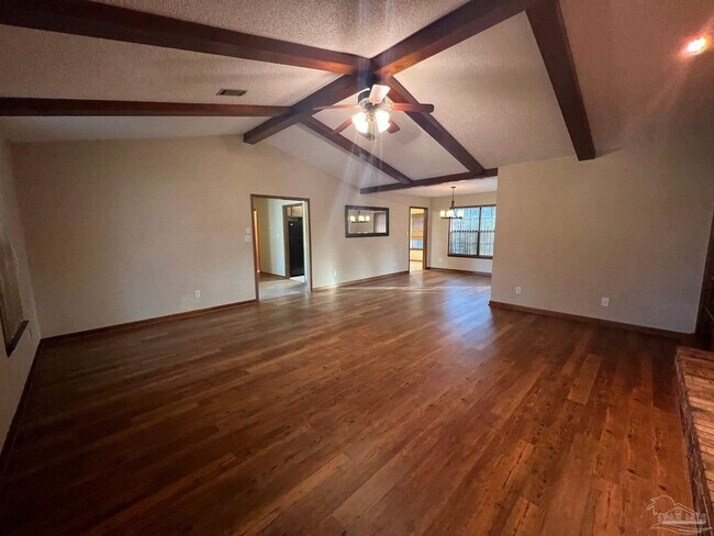 Building Photo - 3131 Oxford Cir
