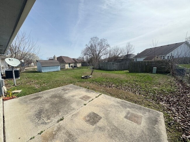 Building Photo - Comfortable Living