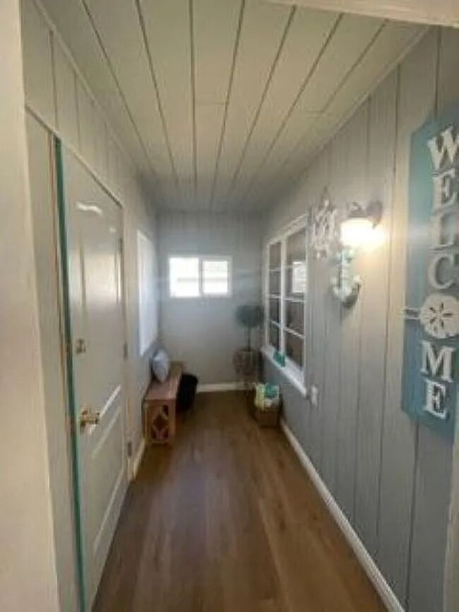 Building Photo - Cute House in Imperial Beach!