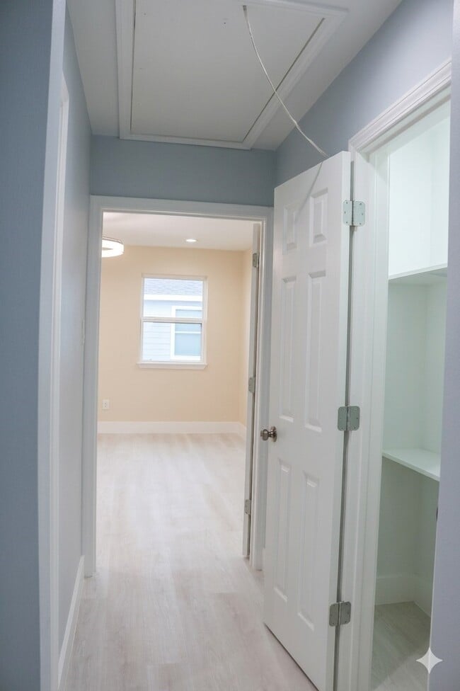 Building Photo - 10323 Bridgeland Ln