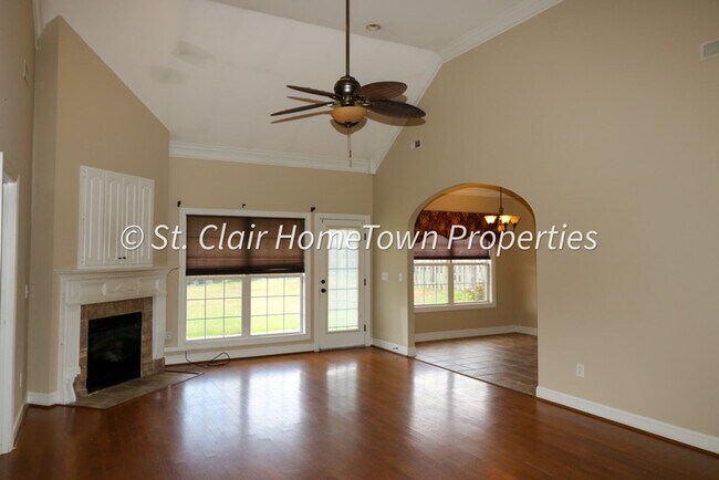 Building Photo - GREAT RENTAL IN FOX HOLLOW SUBDIVISION!