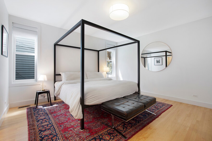 Building Photo - 4532 N Damen Ave