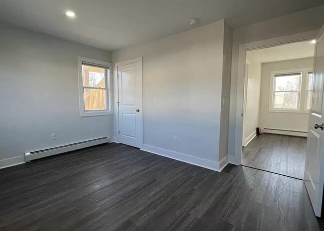 Building Photo - 37 B High St